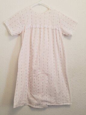 Carriage Court Sears Vintage Hospital Gown S/M White Multi Snap Back Opening